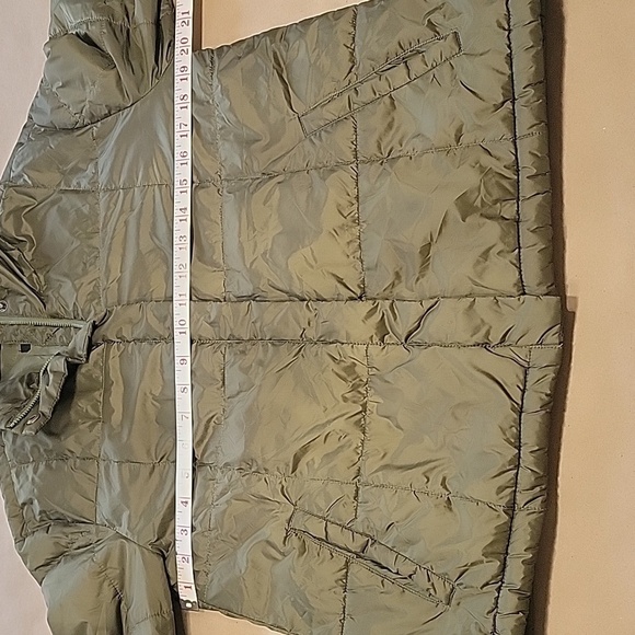 Madewell, Size XS Travel Buddy Packable Puffer Jacket, Olive Green, Like New! - Picture 5 of 14